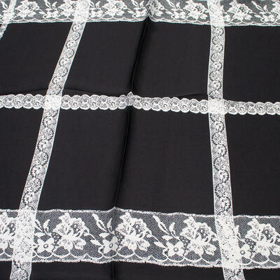 Šátek - černobílý s krajkovým potiskem - 2
