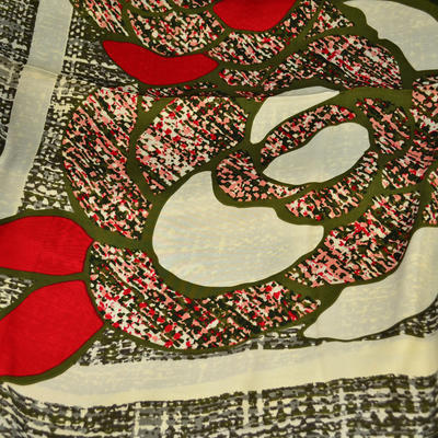 Maxi šátek - zelenočervený se vzorem - 2